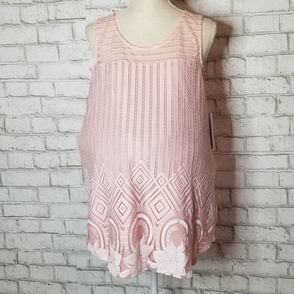 Embroidered maternity top - Picture 2 of 4